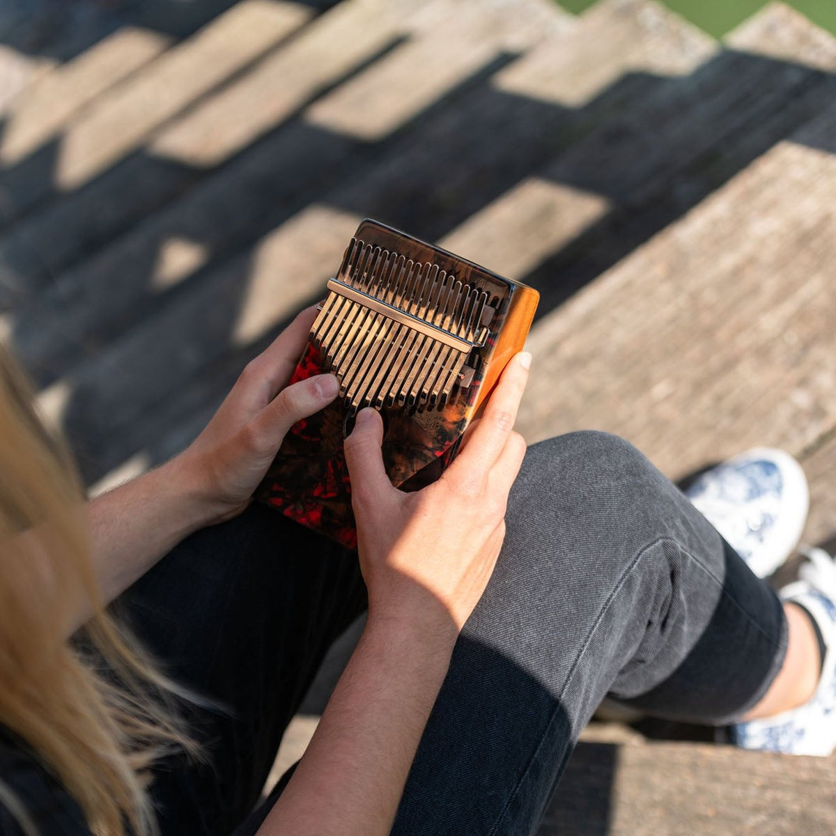 Sound Hole 17-Note Kalimba - Lava