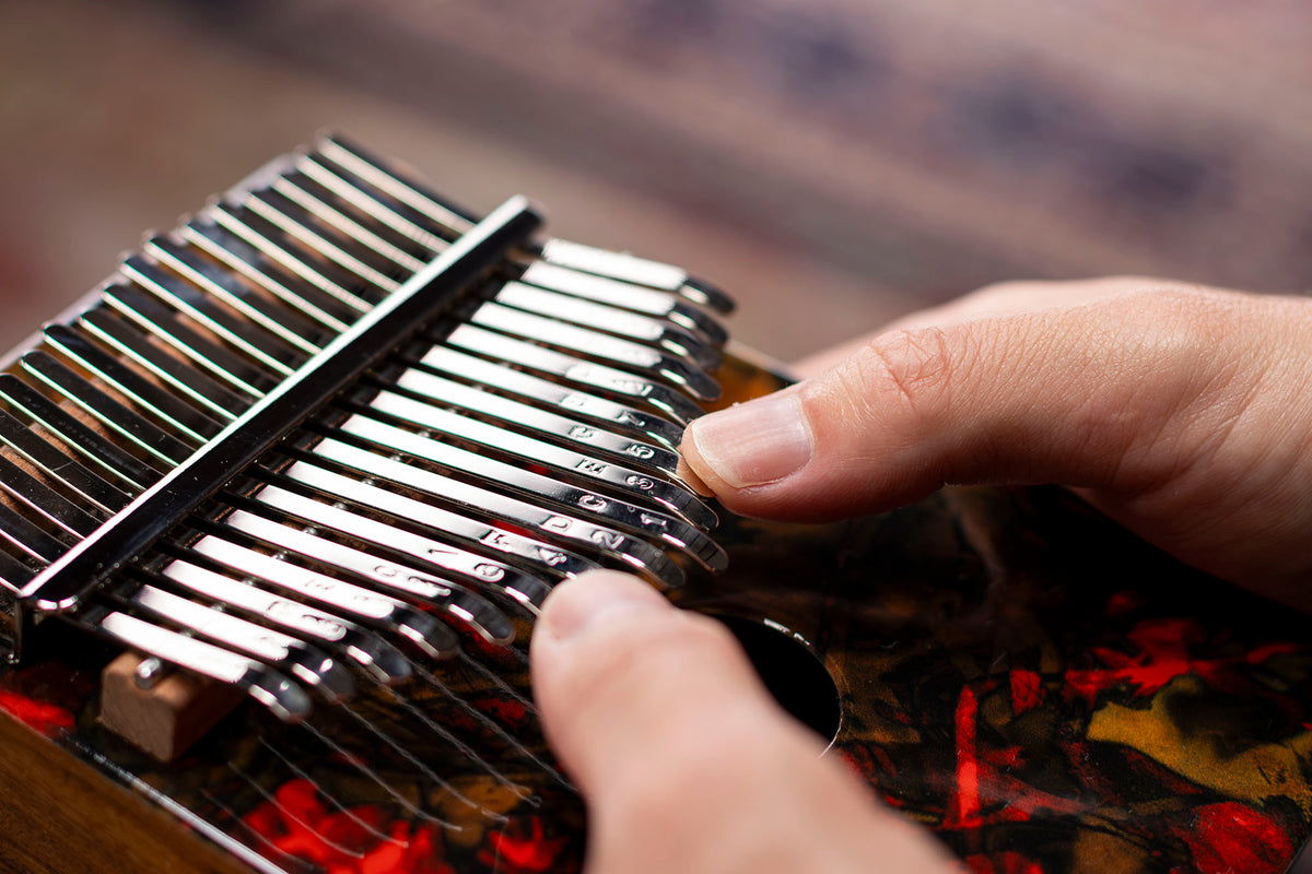 Sound Hole 17-Note Kalimba - Lava