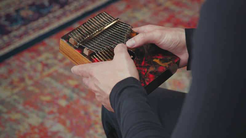 Sound Hole 17-Note Kalimba - Lava