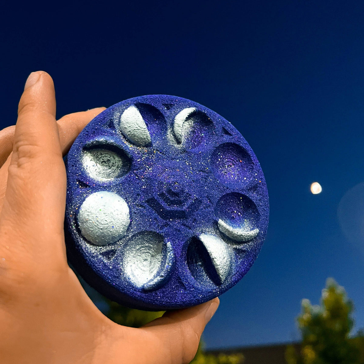 Moon Phases - Crystal-Infused Bath Bomb